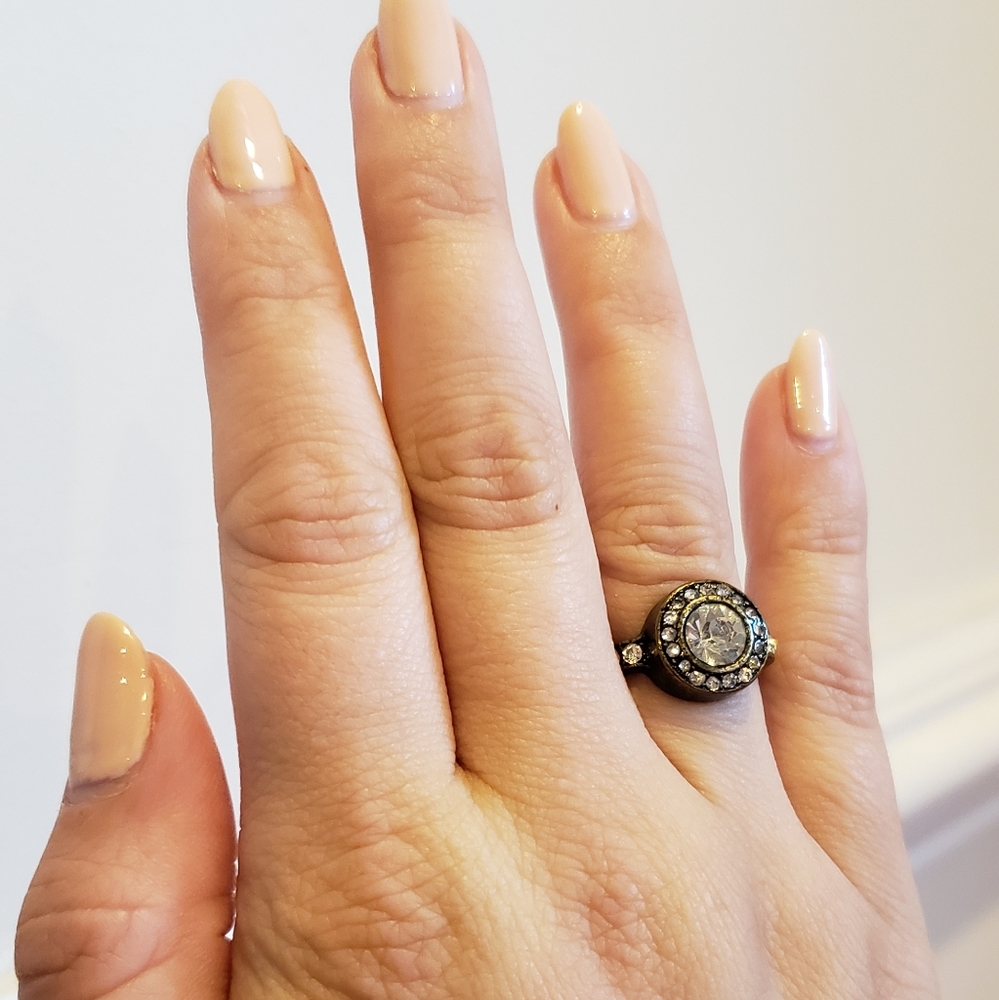 Ring w/ details